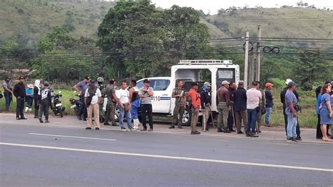 Over a dozen hurt as CMU campus guards clash with farmers in .